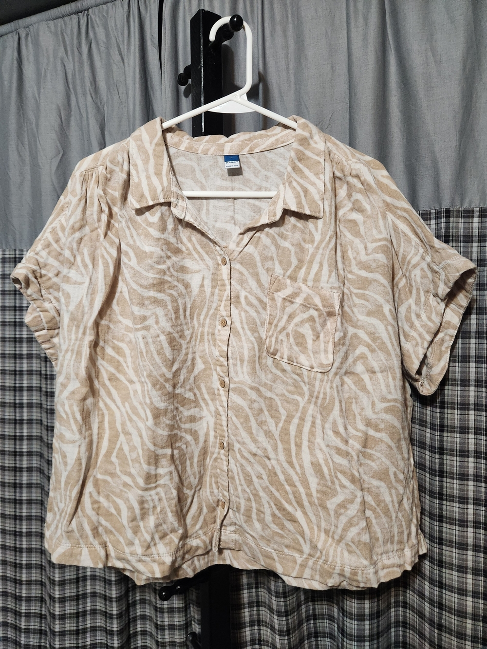 Old Navy Beige and White Zebra-Print Button-Down Shirt